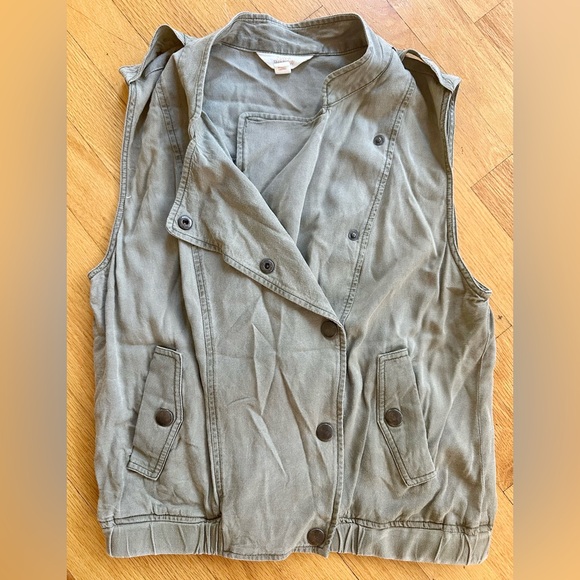 Nordstrom Sun & Shadow Army Green Drapey Vest - Picture 5 of 8